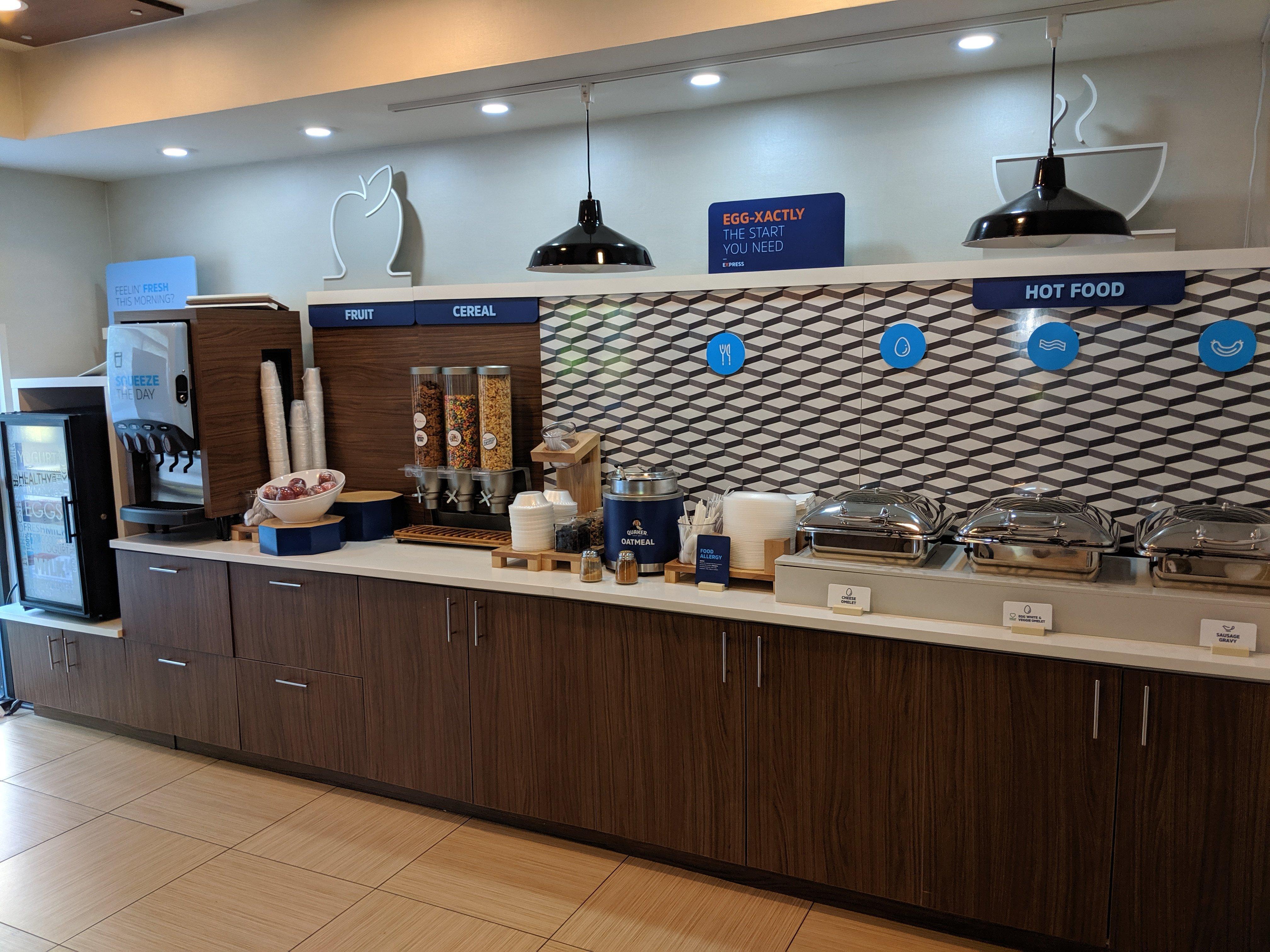 Hotel Express & Charlotte-concord-i-85 By Ihg Concord
