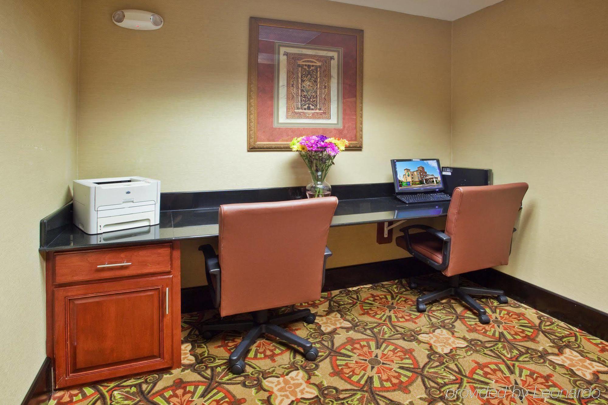 Express & Charlotte-concord-i-85 By Ihg Hotel 2*