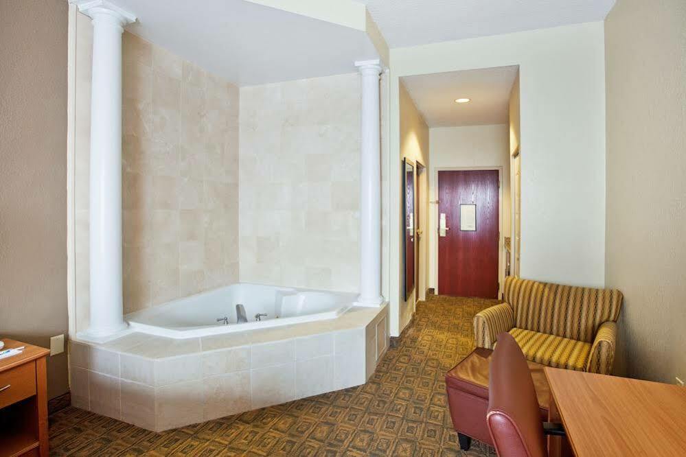 Hotel Express & Charlotte-concord-i-85 By Ihg